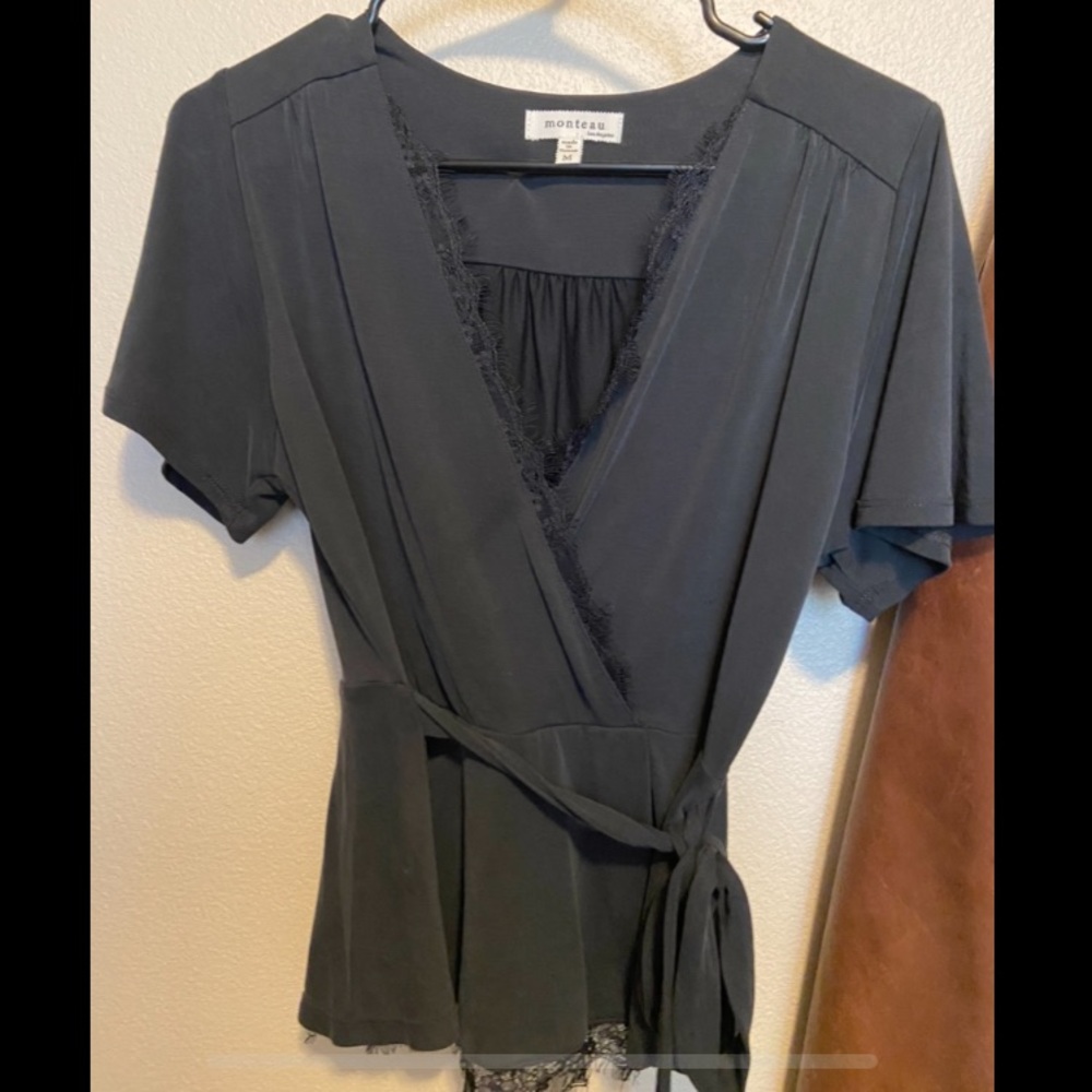 Detailed fashion top